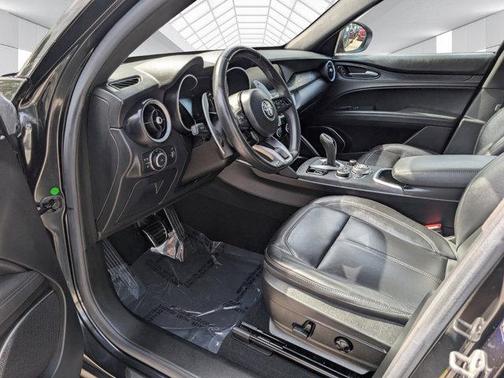 2023 Alfa Romeo Stelvio Sprint