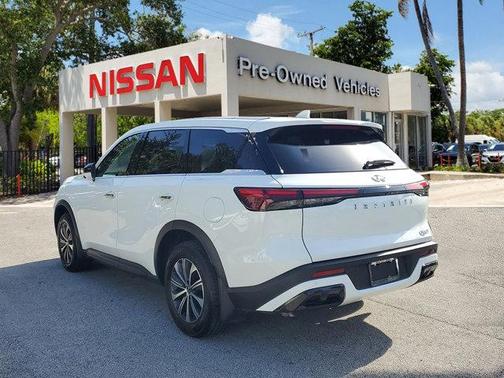 2025 INFINITI QX60 Pure