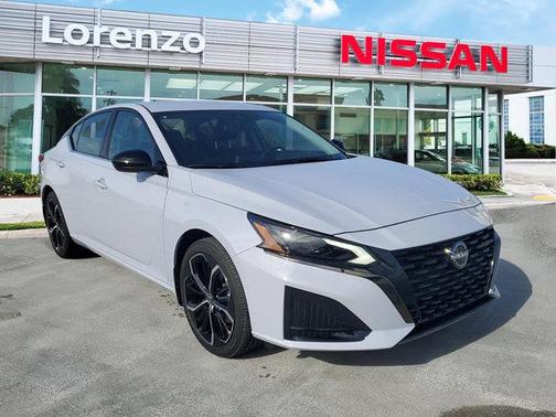 2025 Nissan Altima SR