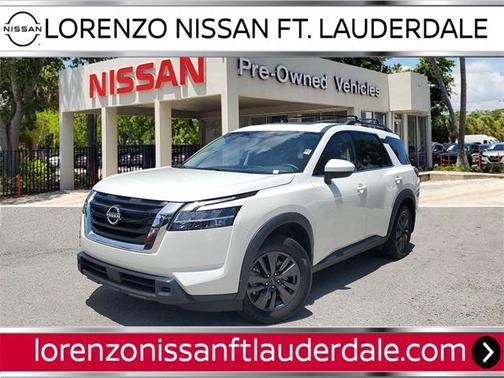 2022 Nissan Pathfinder SV