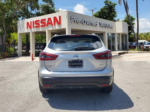 2022 Nissan Rogue Sport SV