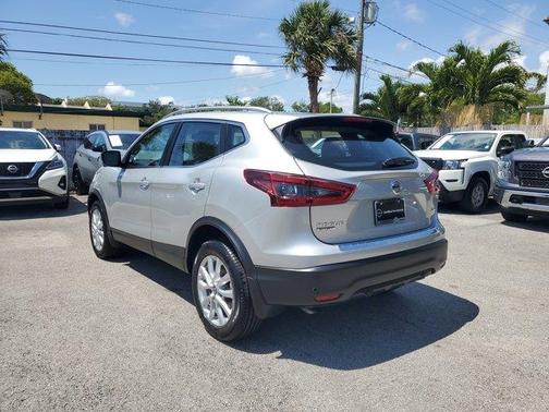 2022 Nissan Rogue Sport SV
