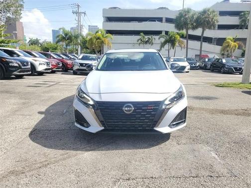 2023 Nissan Altima 2.0 SR