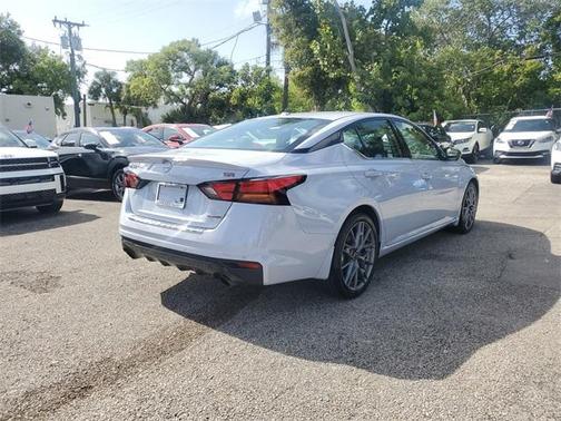 2023 Nissan Altima 2.0 SR