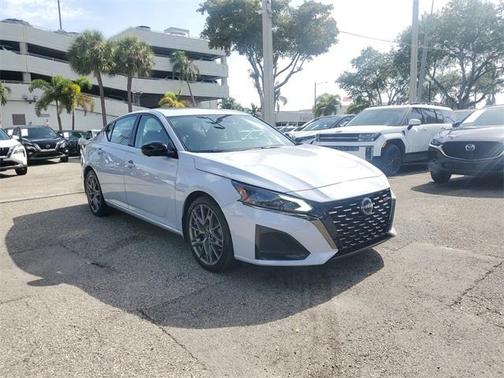 2023 Nissan Altima 2.0 SR
