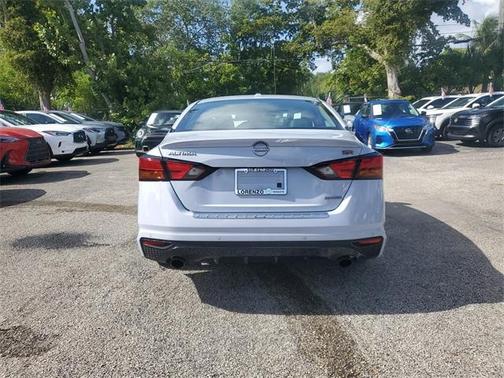 2023 Nissan Altima 2.0 SR