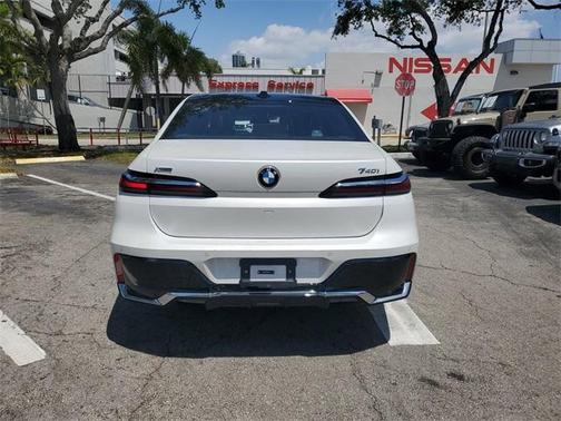 2024 BMW 740 i xDrive