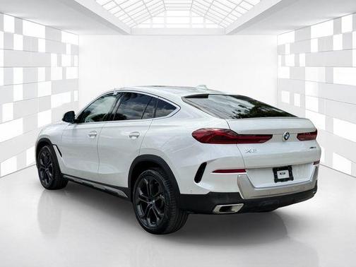 Mineral White Metallic 2023 BMW X6 xDrive40i