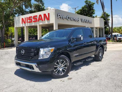 2024 Nissan Titan SV