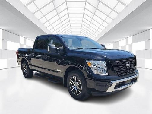 2024 Nissan Titan SV