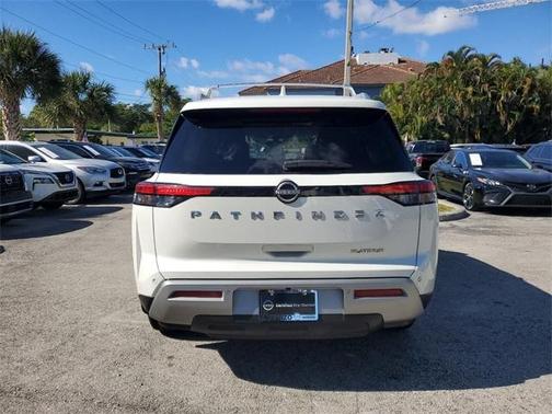 2023 Nissan Pathfinder Platinum