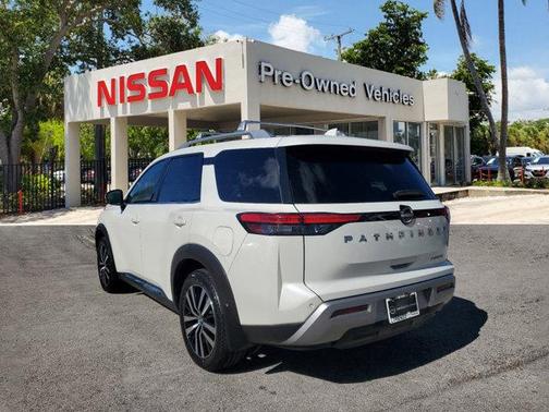 2023 Nissan Pathfinder Platinum