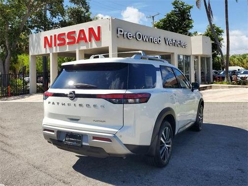 2023 Nissan Pathfinder Platinum