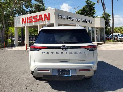 2023 Nissan Pathfinder Platinum