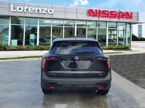 2025 Nissan Kicks SR