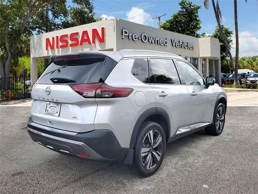 2022 Nissan Rogue SL