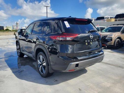 2025 Nissan Rogue SL