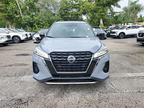 2023 Nissan Kicks SR