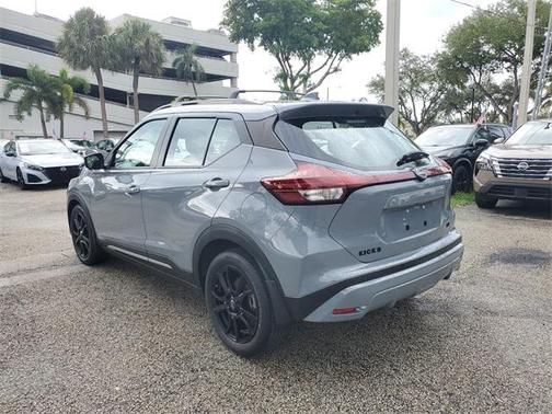 2023 Nissan Kicks SR