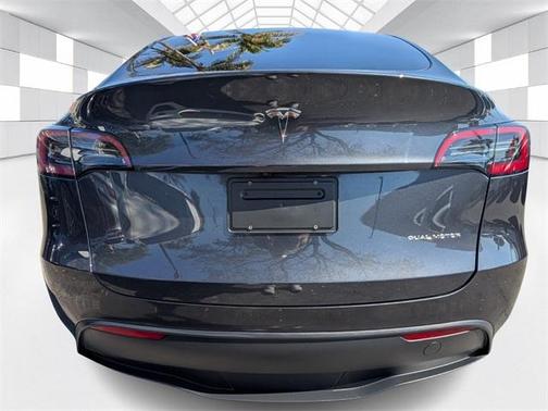 2025 Tesla Model Y Long Range