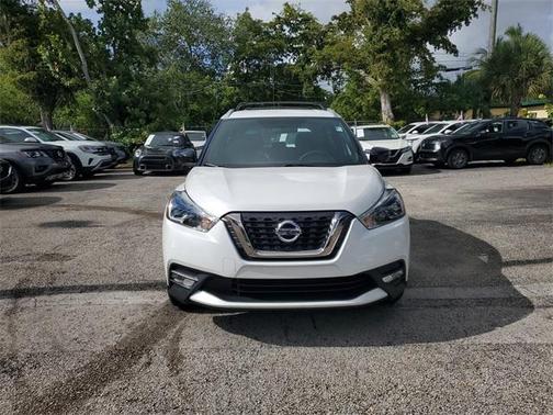 2019 Nissan Kicks SR