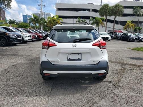 2019 Nissan Kicks SR