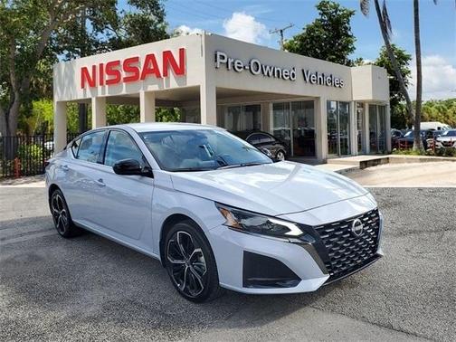 2025 Nissan Altima SR