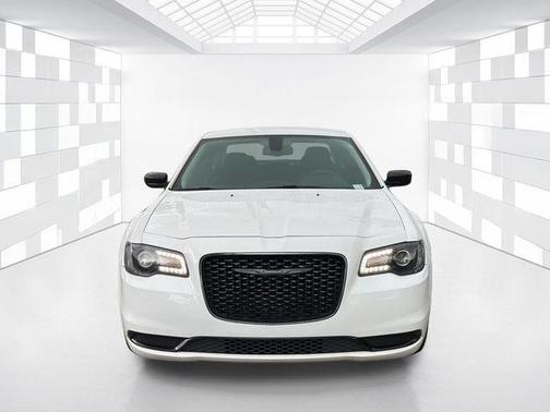 Bright White Clearcoat 2022 Chrysler 300 Touring
