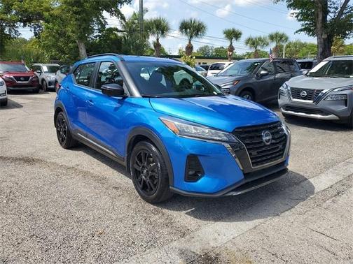 2023 Nissan Kicks SR
