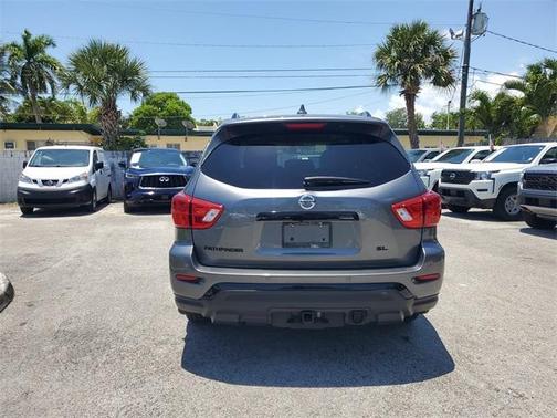 2020 Nissan Pathfinder SL