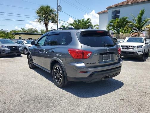 2020 Nissan Pathfinder SL