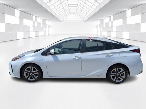 White 2021 Toyota Prius L