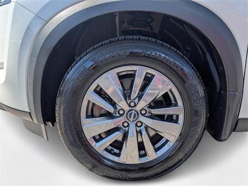 2023 Nissan Pathfinder SV