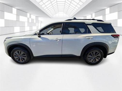 2023 Nissan Pathfinder SV