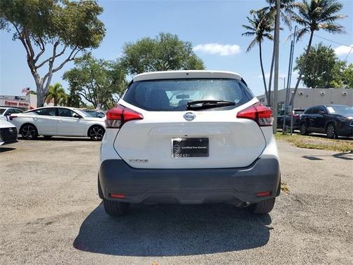 2019 Nissan Kicks S
