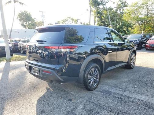 2023 Nissan Pathfinder S