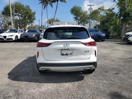 2022 INFINITI QX50 Luxe