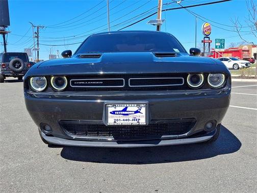 2017 Dodge Challenger SXT