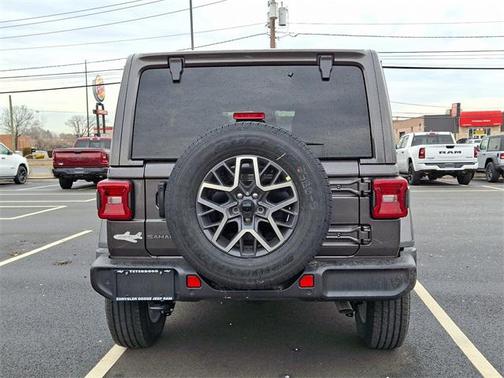 2025 Jeep Wrangler 4-Door Sahara 4x4
