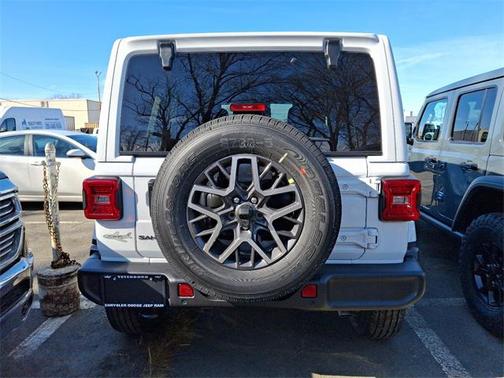 2025 Jeep Wrangler 4-Door Sahara 4x4
