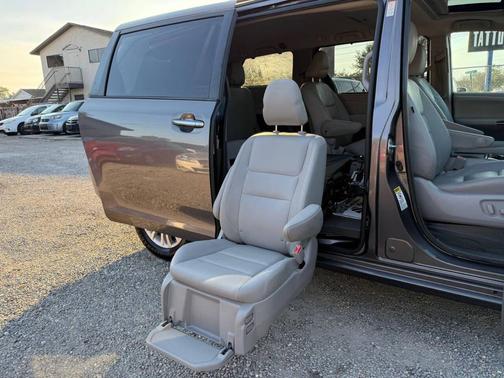 2016 Toyota Sienna XLE