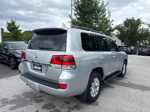 2019 Toyota Land Cruiser Base