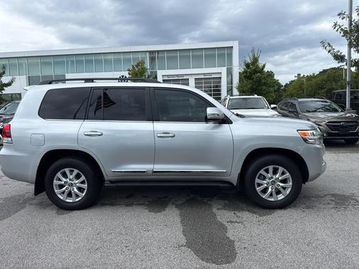 2019 Toyota Land Cruiser Base
