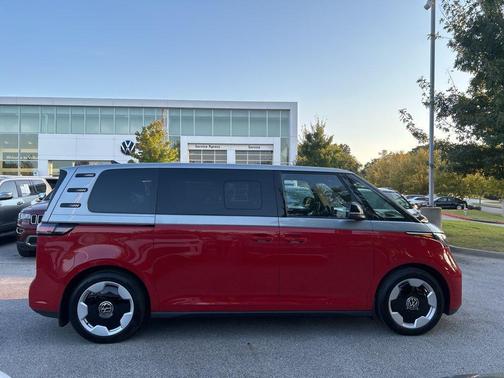 2025 Volkswagen ID. Buzz Pro S Plus with 4MOTION