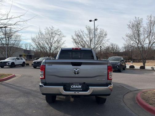 2024 RAM 3500 Tradesman Crew Cab 4x4 6'4' Box