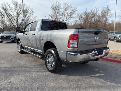 2024 RAM 3500 Tradesman Crew Cab 4x4 6'4' Box