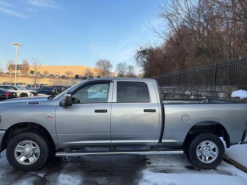 2024 RAM 3500 Tradesman Crew Cab 4x4 6'4' Box