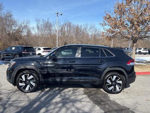 2025 Volkswagen Atlas Cross Sport 2.0T SE w/Technology