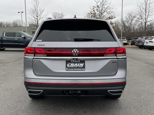 2025 Volkswagen Atlas 2.0T SE w/Technology 4MOTION
