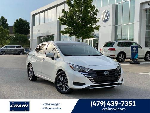 Aspen White 2024 Nissan Versa 1.6 SV
